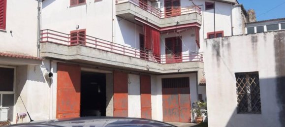 4 rooms Apartment in Marigliano, Italy No. 109410 9