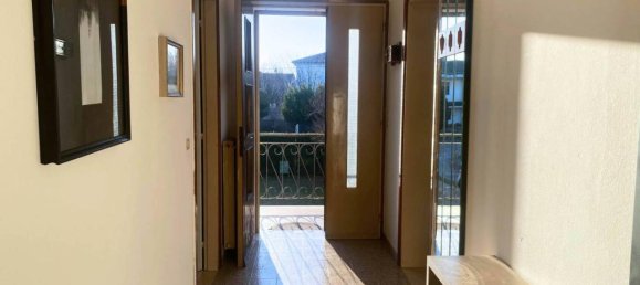 8 rooms House in San Michele al Tagliamento, Italy No. 33275 5