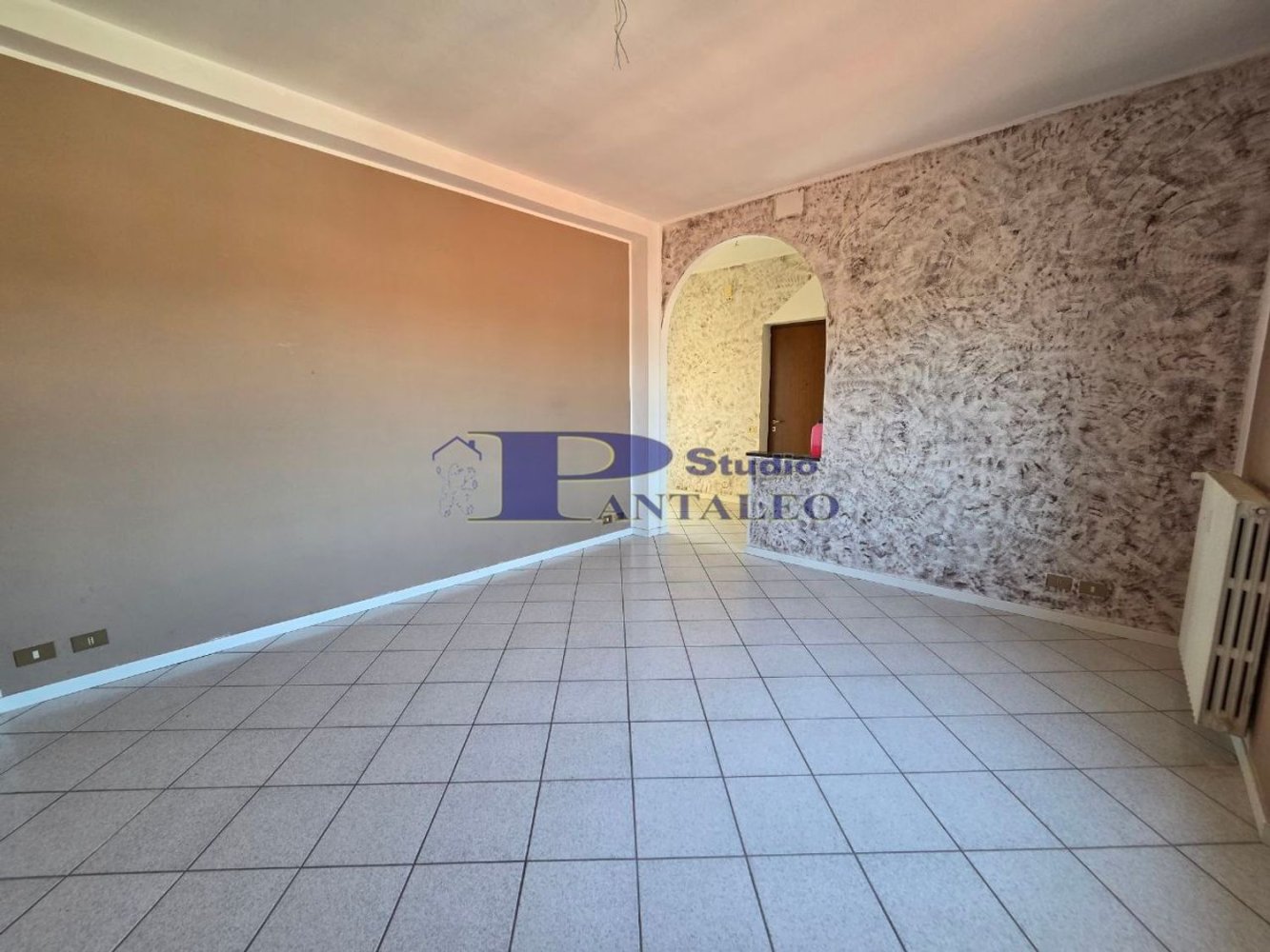 Apartamento de 2 habitaciónes en Abbiategrasso, Italy No. 260633