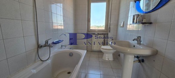 Apartamento de 2 habitaciónes en Abbiategrasso, Italy No. 260633 10