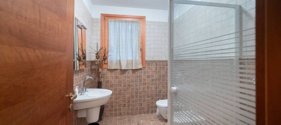 10غرفة فيلا في Verona, Italy رقم 165400 32