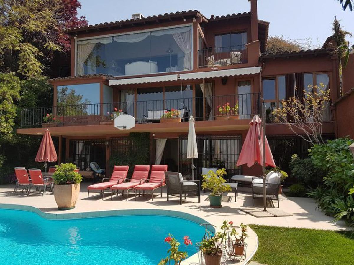 4 bedrooms House in Santiago, Chile No. 2993