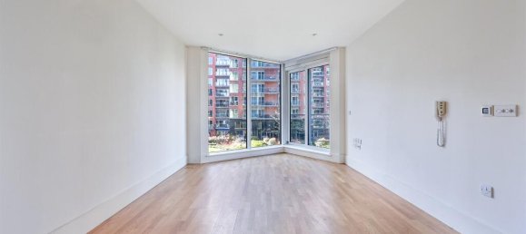 2 bedrooms Apartment in London, United Kingdom No. 9637 3