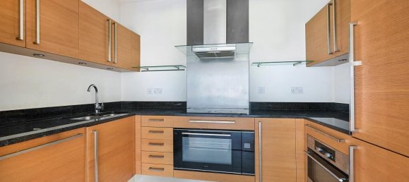 2 bedrooms Apartment in London, United Kingdom No. 9637 2