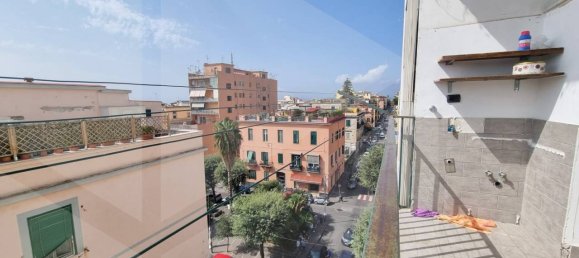 4 rooms Apartment in Naples, Italy No. 17482 12