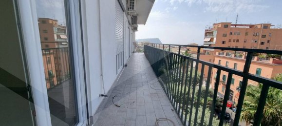 4 rooms Apartment in Naples, Italy No. 17482 18