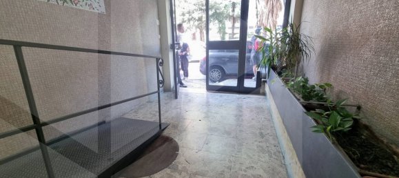 4 rooms Apartment in Naples, Italy No. 17482 2