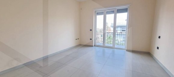 4 rooms Apartment in Naples, Italy No. 17482 5