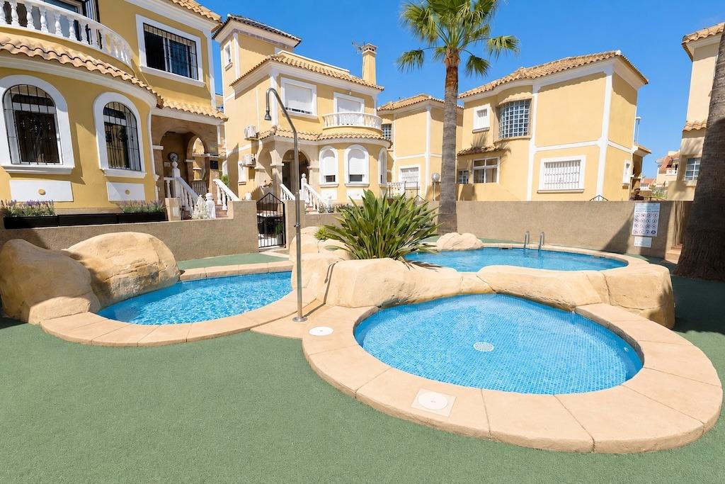 3 غرف نوم شقة في Campoamor, Spain رقم 368915