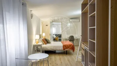 3 bedrooms Apartment in Madrid, Spain No. 97145