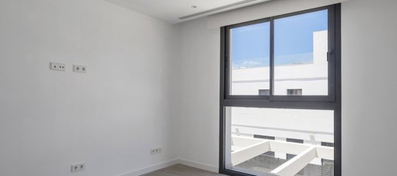 5 bedrooms Villa in Son Veri, Spain No. 14602 16