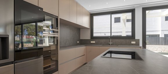 5 bedrooms Villa in Son Veri, Spain No. 14602 5