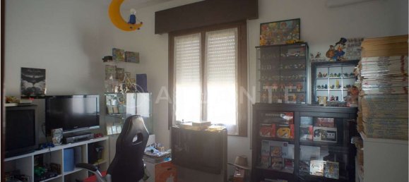 4غرفة شقة في Roverbella, Italy رقم 85191 12