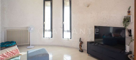 4غرفة شقة في Roverbella, Italy رقم 85191 2