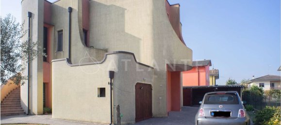 4غرفة شقة في Roverbella, Italy رقم 85191 3