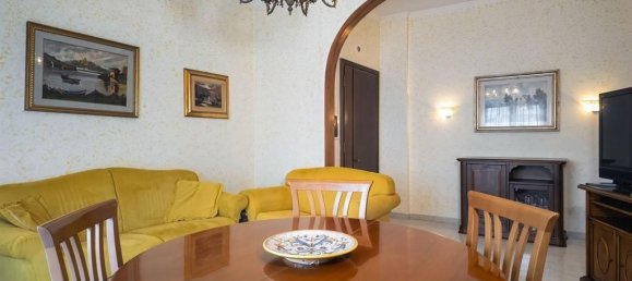 3 rooms Apartment in Rome, Italy No. 32912 4