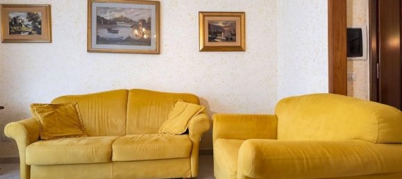 3 rooms Apartment in Rome, Italy No. 32912 6