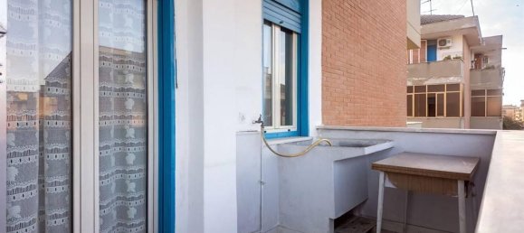 3 rooms Apartment in Rome, Italy No. 32912 34
