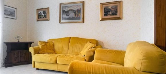 3 rooms Apartment in Rome, Italy No. 32912 5