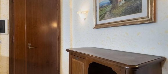 3 rooms Apartment in Rome, Italy No. 32912 9