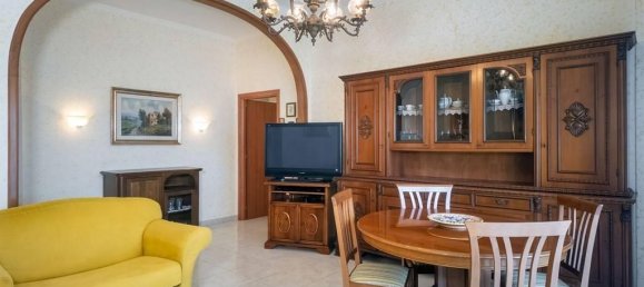 3 rooms Apartment in Rome, Italy No. 32912 8