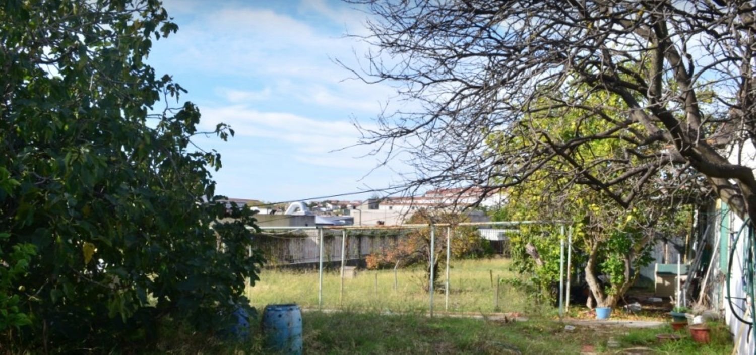 2000m² Land in Lisbon, Portugal No. 92506