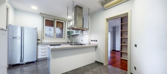 4غرفة شقة في Parma, Italy رقم 136039 11