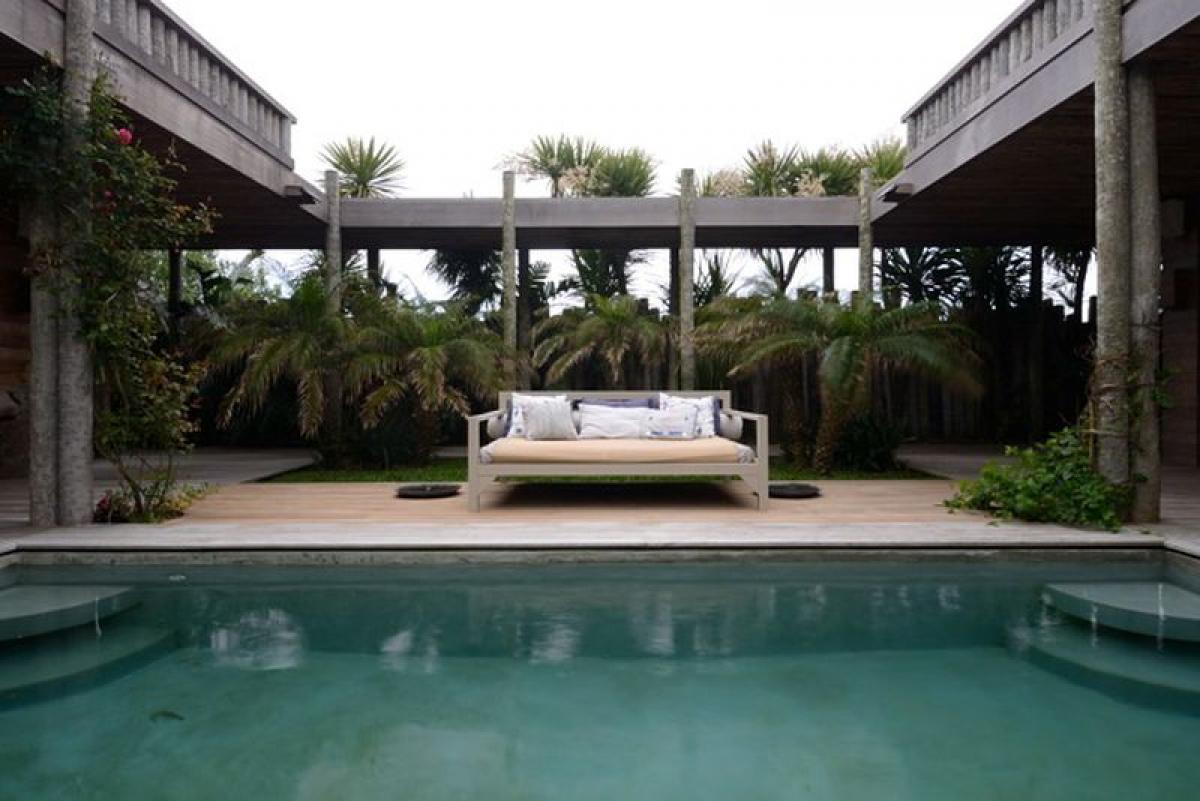 Дом с 5 спальнями в Мальдонадо, Уругвай № 9672