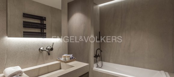 4 bedrooms Apartment in Ciutat Vella, Spain No. 104013 9