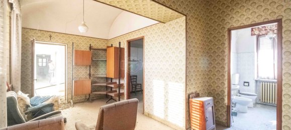 10-Zimmer Haus in Pezzana, Italy, Nr. 78043 15