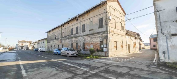 10-Zimmer Haus in Pezzana, Italy, Nr. 78043 31