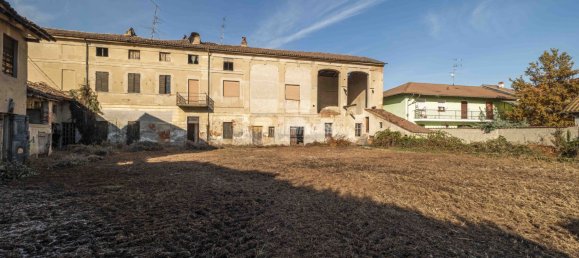 10-Zimmer Haus in Pezzana, Italy, Nr. 78043 9