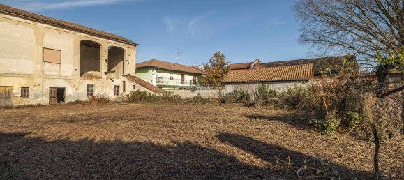 10-Zimmer Haus in Pezzana, Italy, Nr. 78043 5