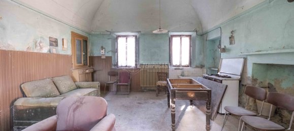 10-Zimmer Haus in Pezzana, Italy, Nr. 78043 24