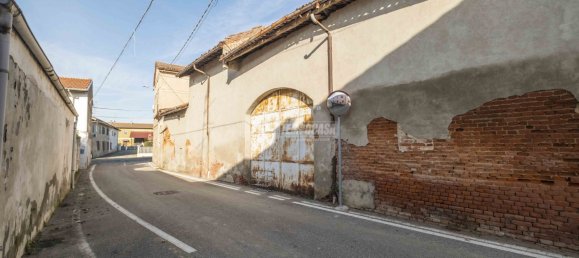 10-Zimmer Haus in Pezzana, Italy, Nr. 78043 11