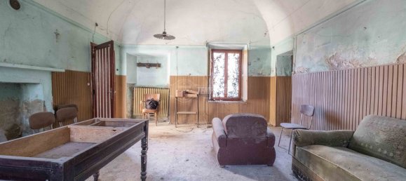 10-Zimmer Haus in Pezzana, Italy, Nr. 78043 7