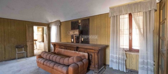 10-Zimmer Haus in Pezzana, Italy, Nr. 78043 3