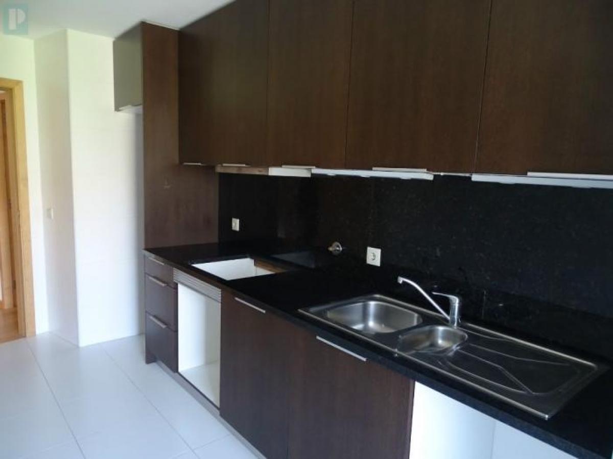 Apartamento de 2 dormitorios en Porto, Portugal No. 4282
