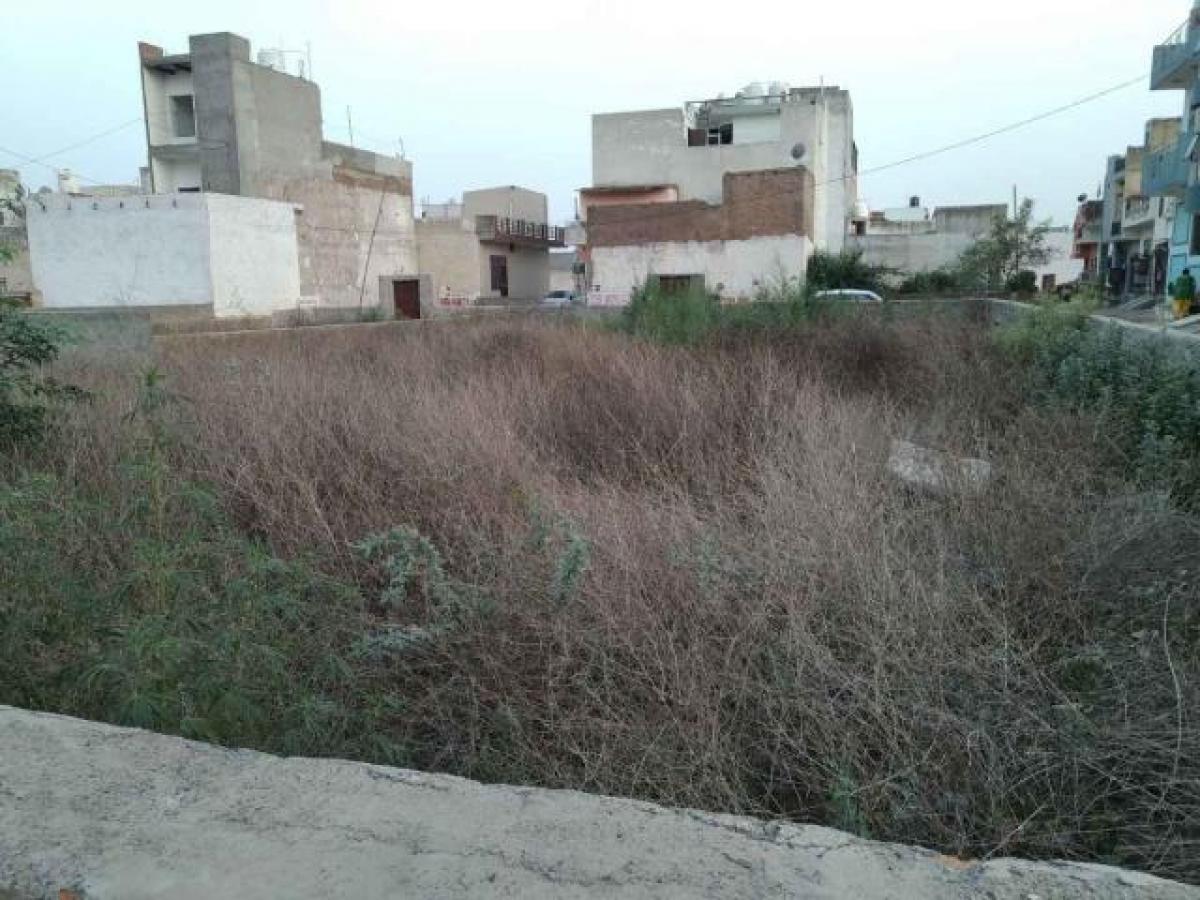  Land in Gurgaon, India No. 36534