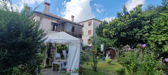 4 bedrooms House in Venice, Italy No. 335229 3