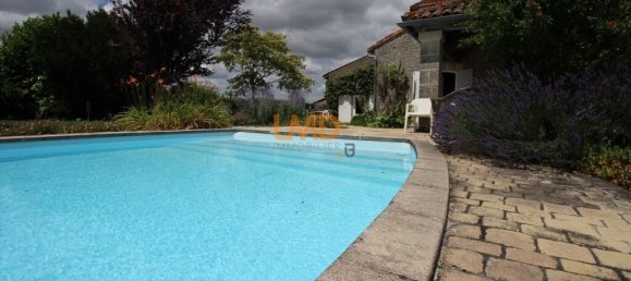 Casa de 7 dormitorios en Germignac, France No. 341204 2