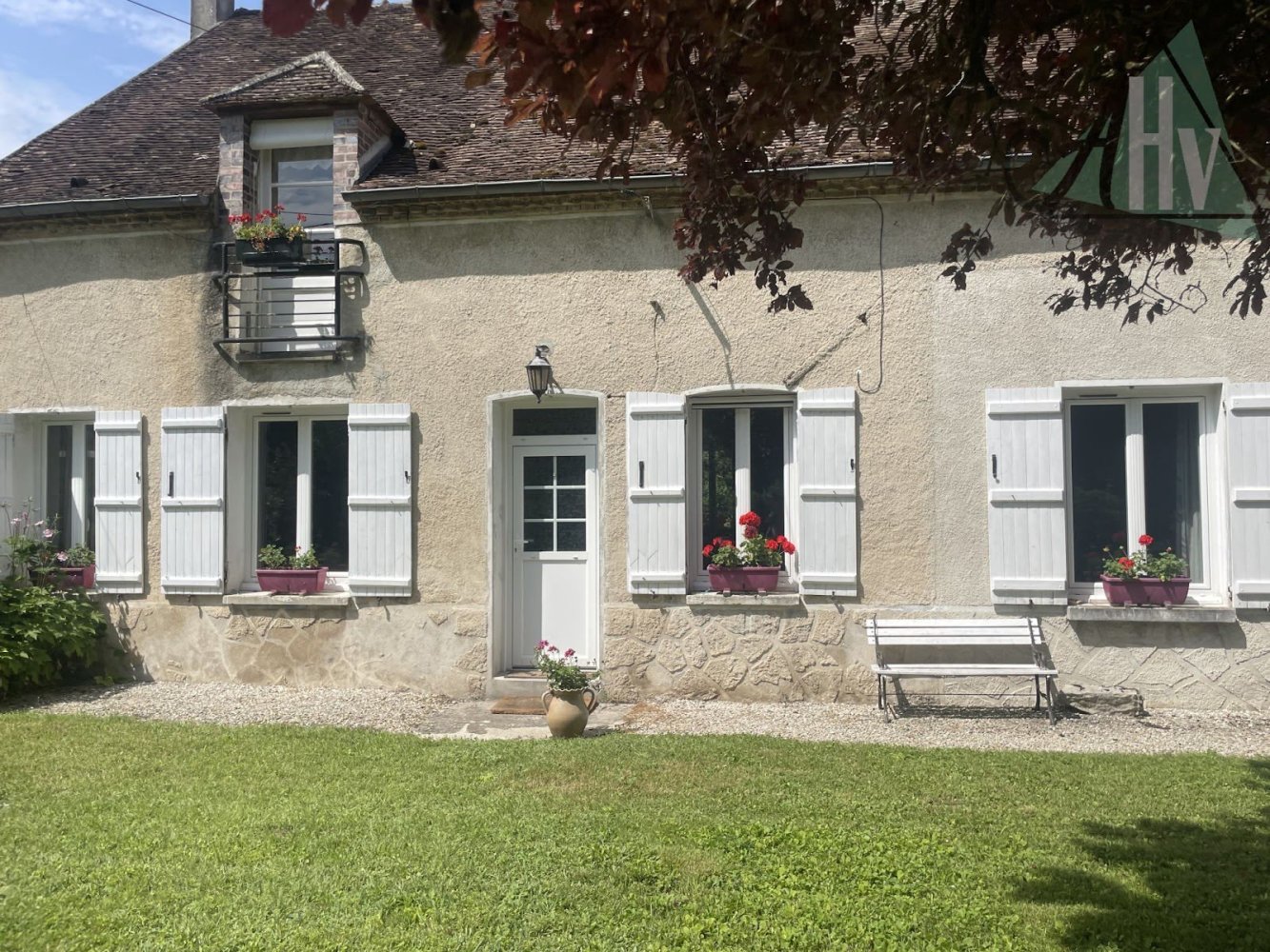 Casa de 3 dormitorios en Aube, France No. 242320