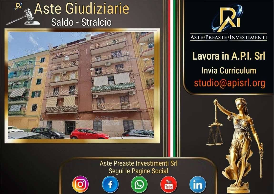 Apartamento T2 em Taranto, Italy N.º 279816