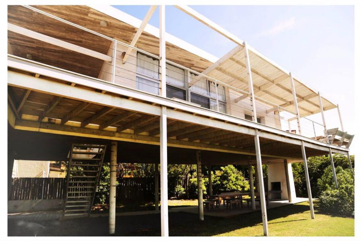 Дом с 4 спальнями в Мальдонадо, Уругвай № 4046