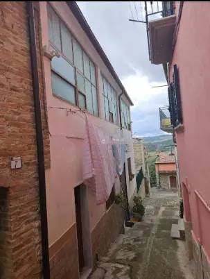 Casa de 4 habitaciónes en Campodipietra, Italy No. 143732