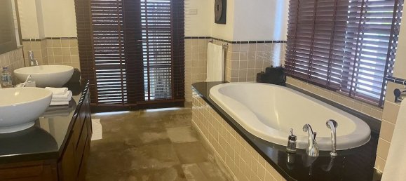 3 bedrooms Cafe / restaurant in Ko Samui, Thailand No. 6300 20