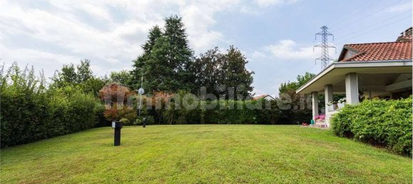 3 bedrooms Villa in Guanzate, Italy No. 7211 3