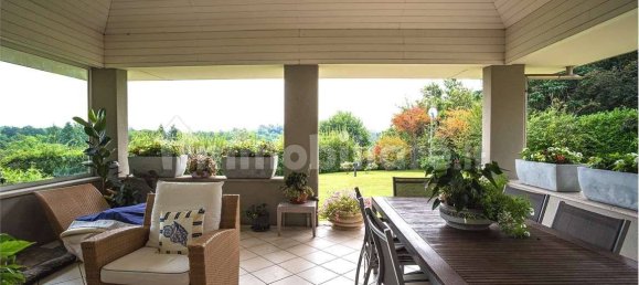 3 bedrooms Villa in Guanzate, Italy No. 7211 41