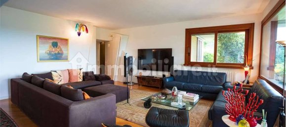 3 bedrooms Villa in Guanzate, Italy No. 7211 46