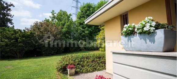 3 bedrooms Villa in Guanzate, Italy No. 7211 69